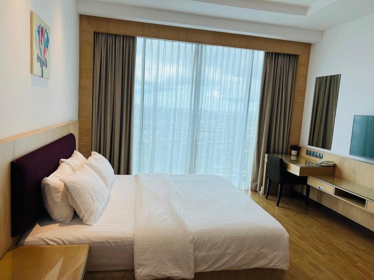 Imperial Grand Suite Apartment 쿠칭 외부 사진